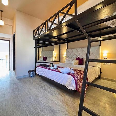 Hotel Nirvana Lakeside Udaipur Eksteriør bilde