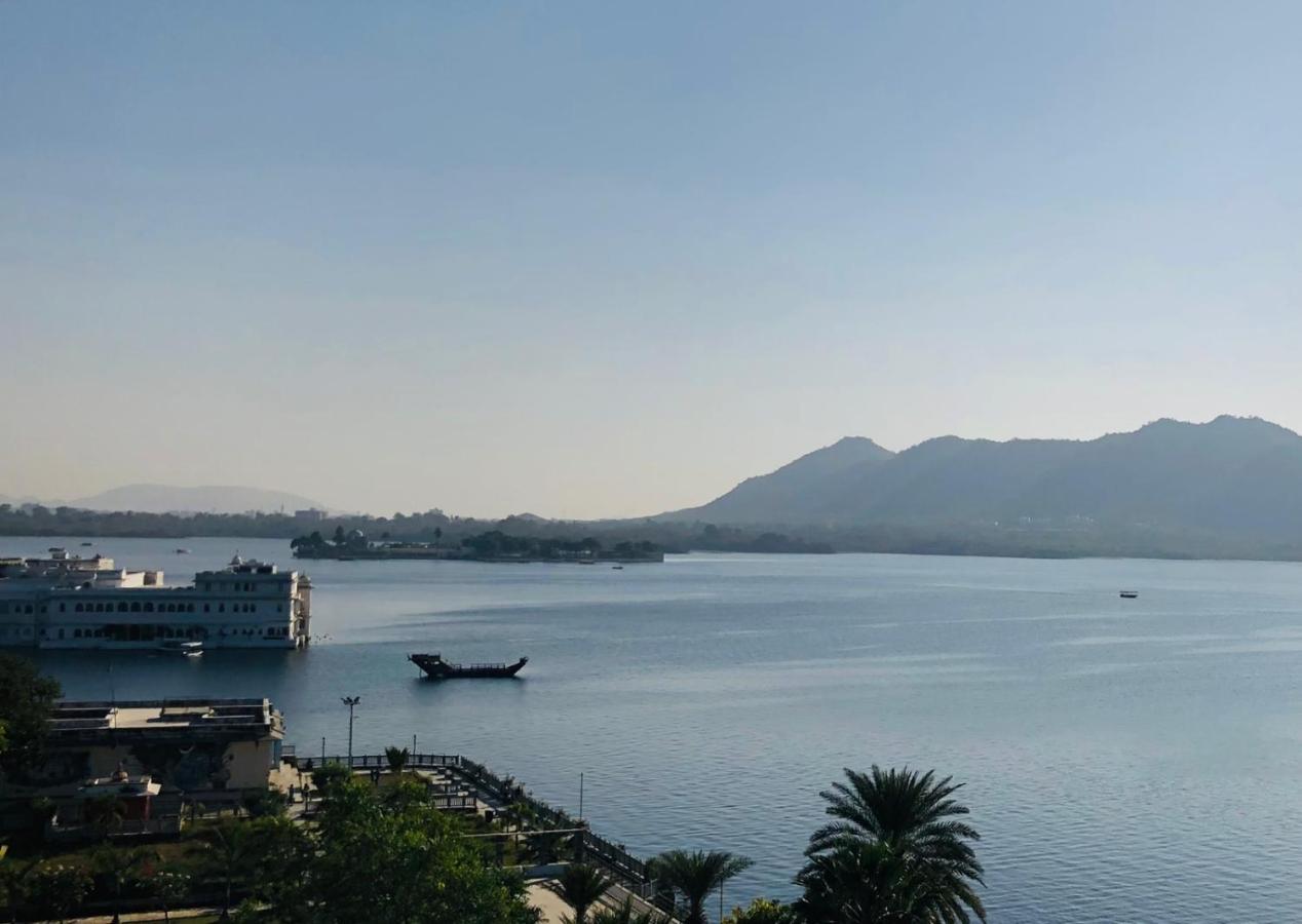 Hotel Nirvana Lakeside Udaipur Eksteriør bilde
