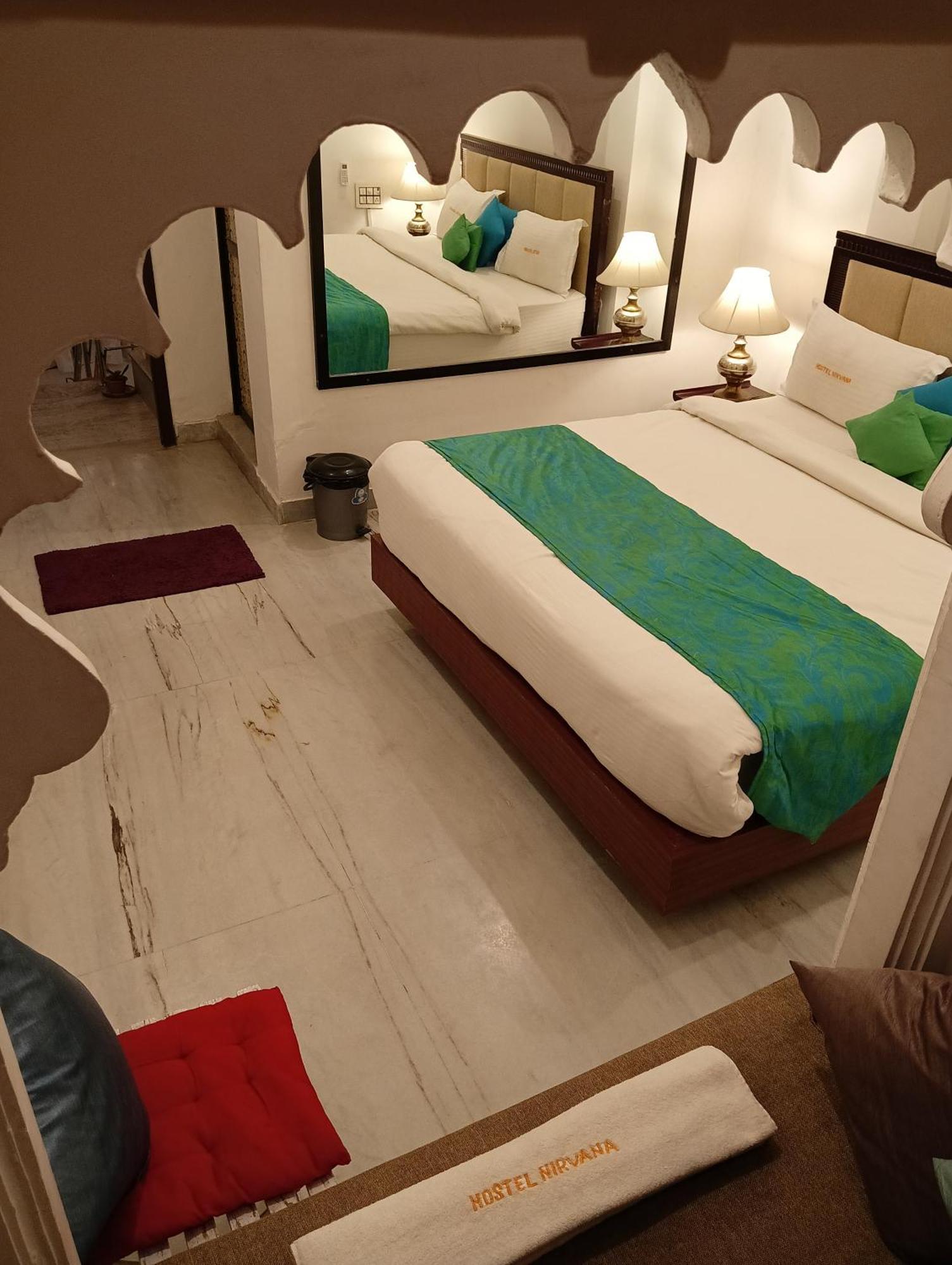Hotel Nirvana Lakeside Udaipur Eksteriør bilde