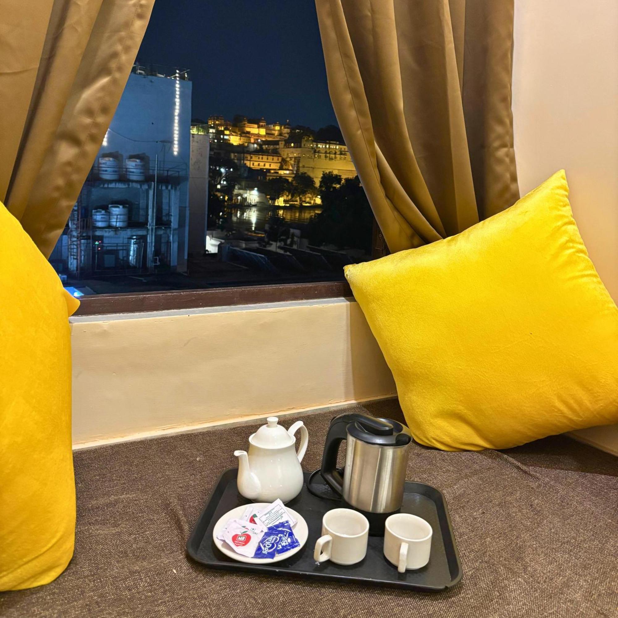 Hotel Nirvana Lakeside Udaipur Eksteriør bilde