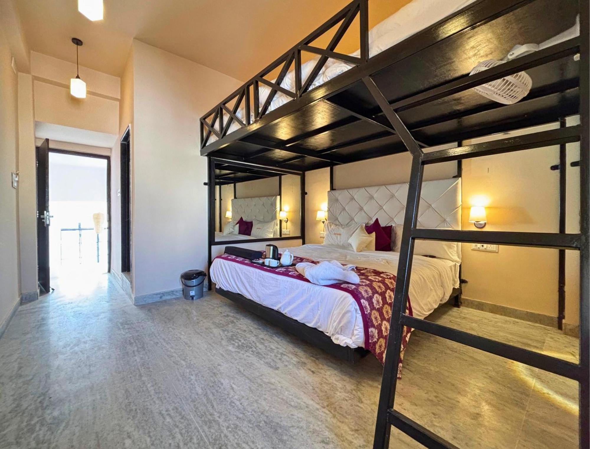 Hotel Nirvana Lakeside Udaipur Eksteriør bilde
