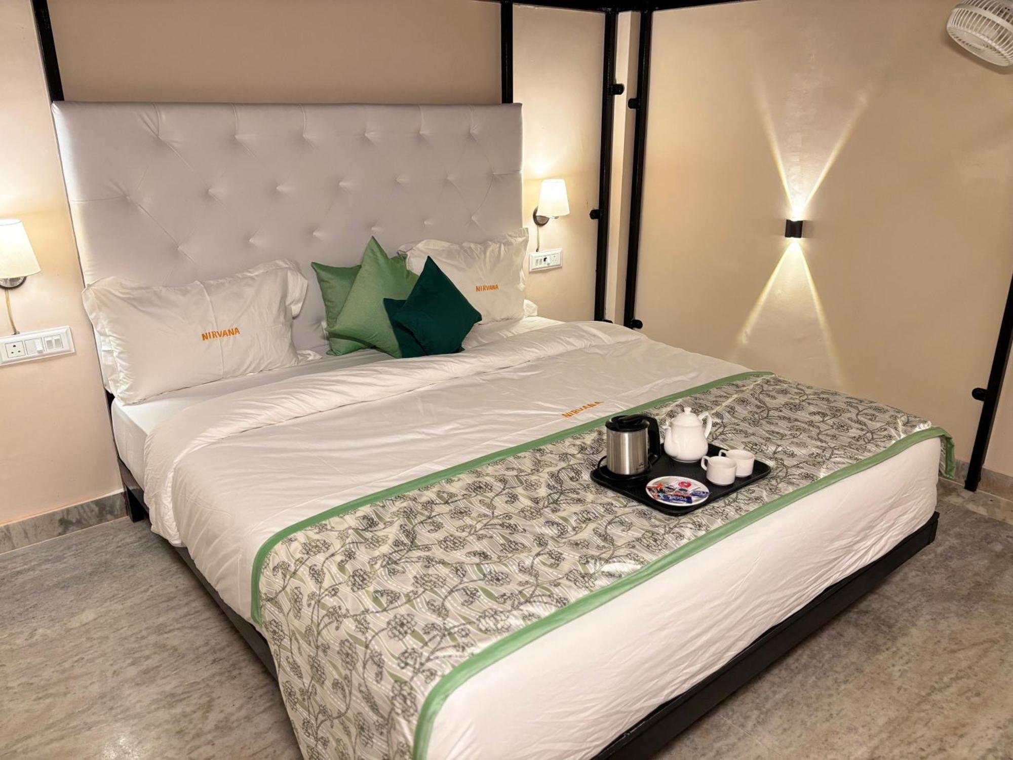 Hotel Nirvana Lakeside Udaipur Eksteriør bilde