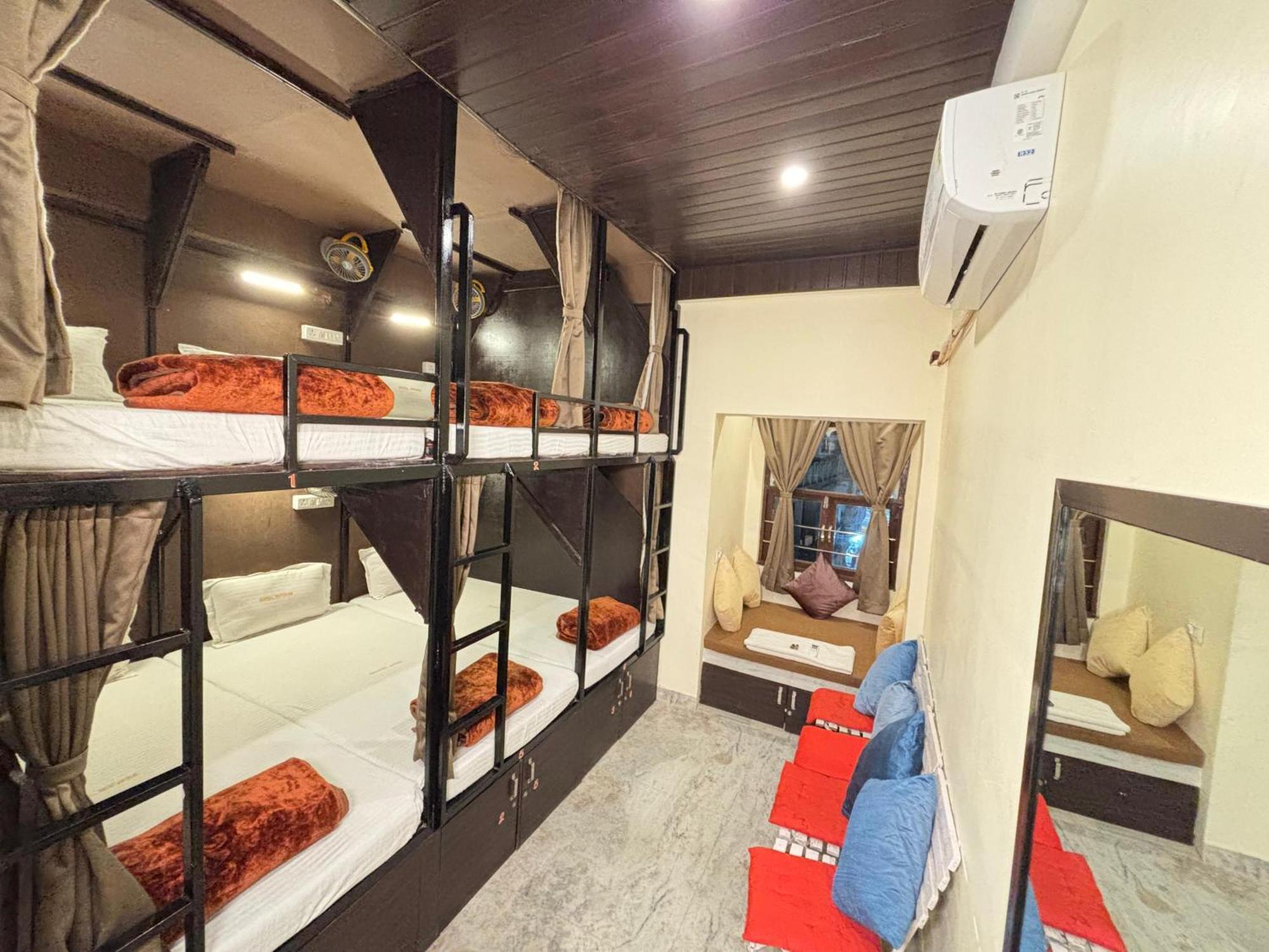 Hotel Nirvana Lakeside Udaipur Eksteriør bilde